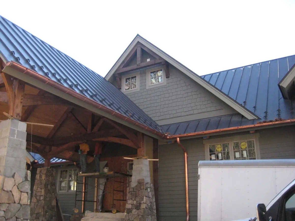 Craftsman Roofing team delivering quality roofing work in Knickerbocker
